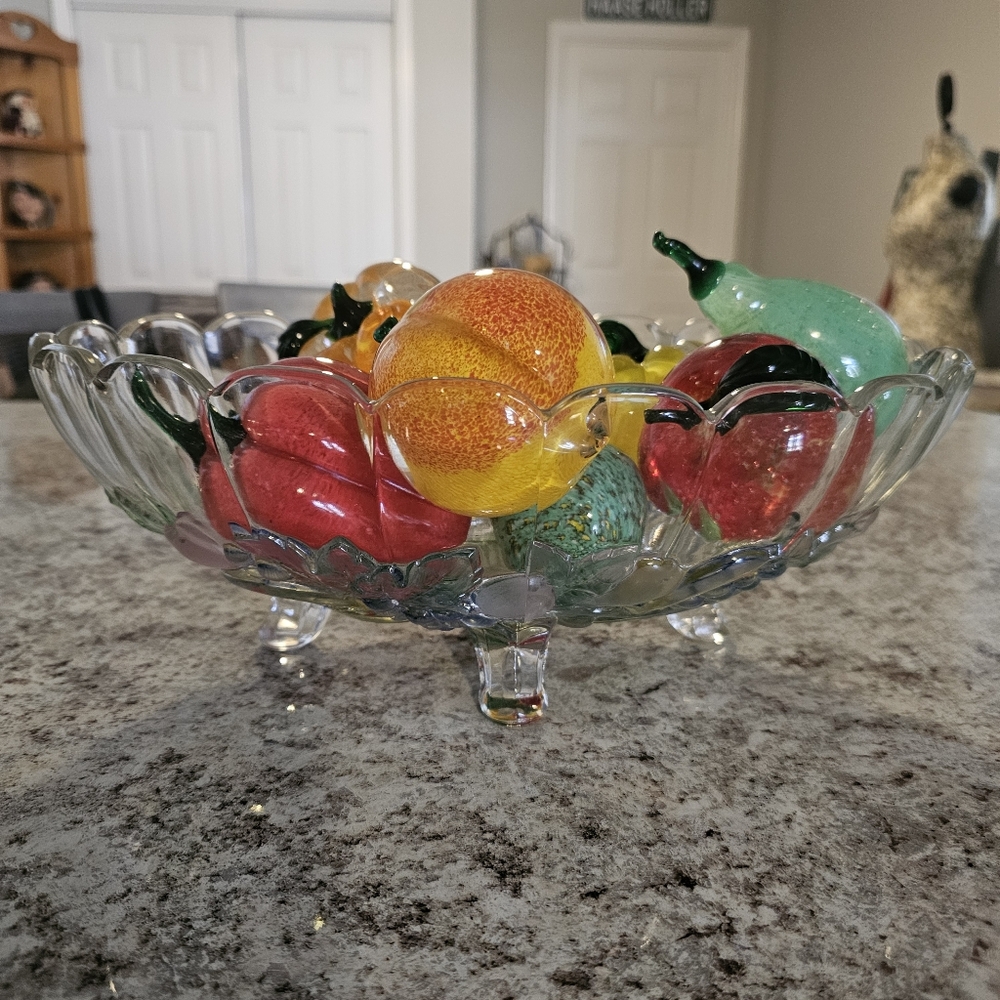 Vintage Eight Piece Lot of Glass Fruits and Indiana Glass Bowl
